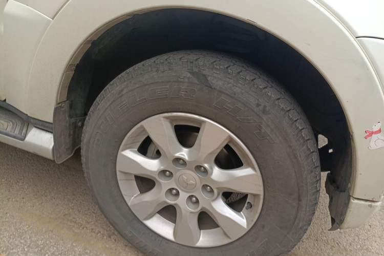 Used Mitsubishi Pajero 2014 3.0L Luxury Edition Right Front Wheel Hub