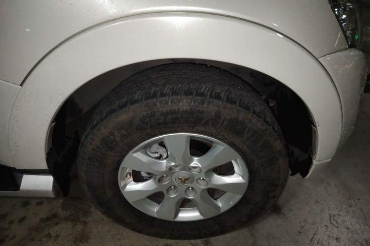 Used Mitsubishi Pajero 2014 3.0L Elite Upgrade Edition Right Front Wheel Hub