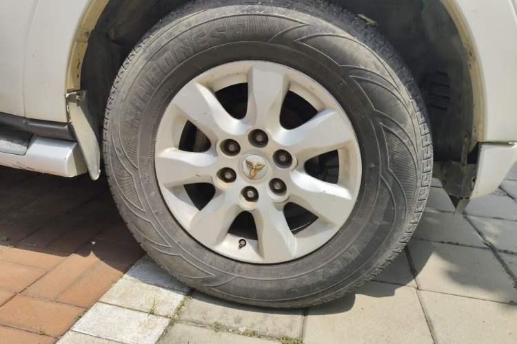 Used Mitsubishi Pajero 2014 3.0L Elite Upgrade Edition Right Front Wheel Hub