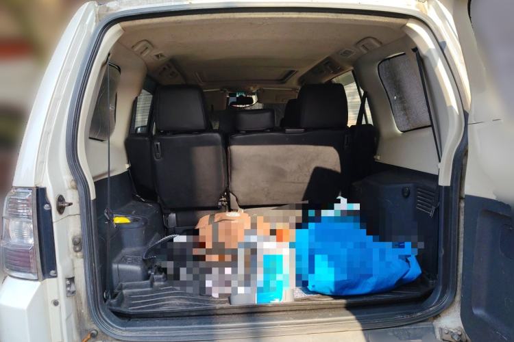Used Mitsubishi Pajero 2014 3.0L Luxury Edition Trunk