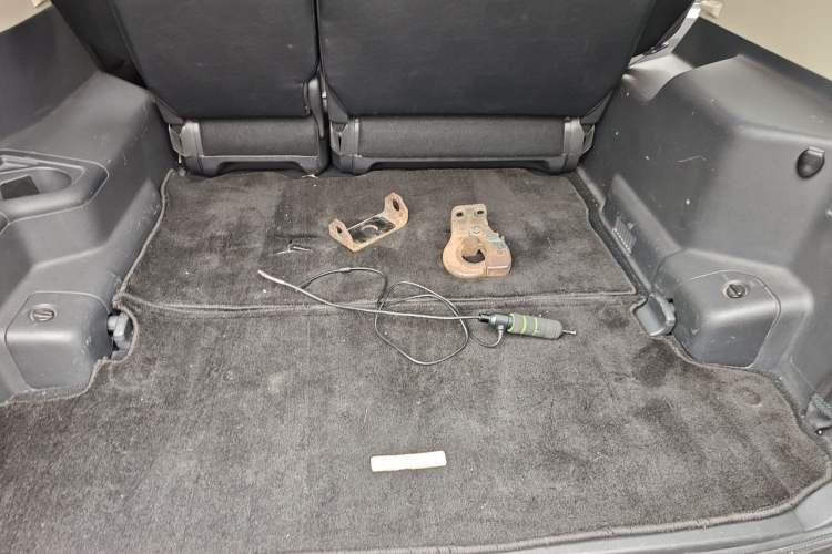 Used Mitsubishi Pajero 2014 3.0L Elite Upgrade Edition Trunk
