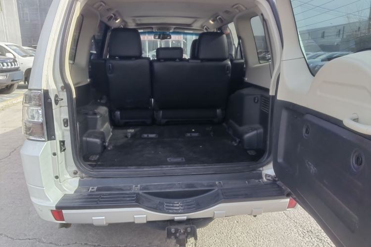 Used Mitsubishi Pajero 2014 3.0L Elite Upgrade Edition Trunk