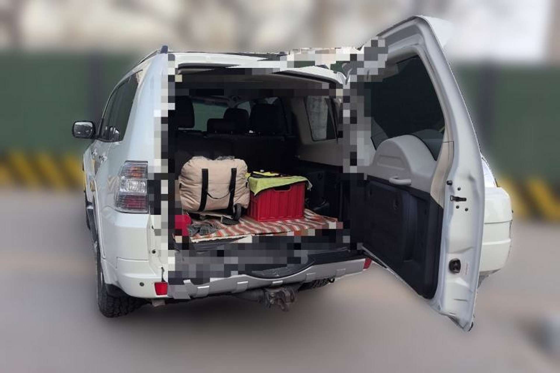 Used Mitsubishi Pajero 2014 3.0L Elite Upgrade Edition Trunk