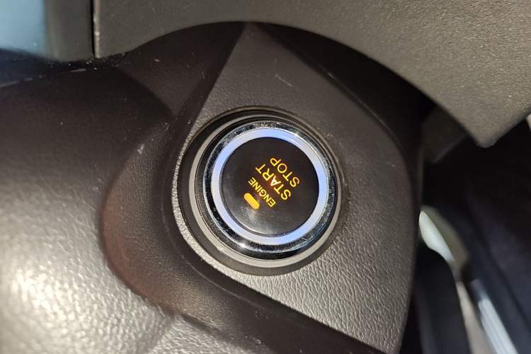 Used Mitsubishi Pajero 2014 3.0L Elite Upgrade Edition Vehicle Key