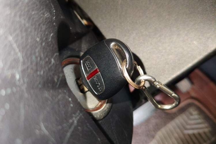 Used Mitsubishi Pajero 2014 3.0L Luxury Edition Vehicle Key