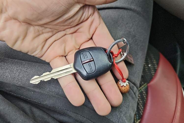 Used Mitsubishi Pajero 2014 3.0L Elite Upgrade Edition Vehicle Key