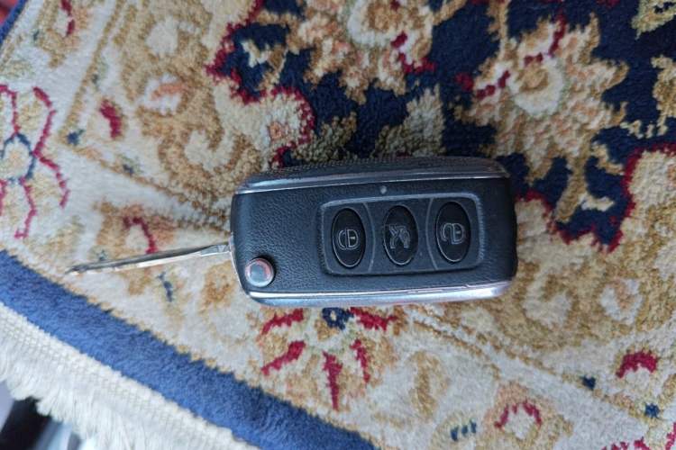 Used Mitsubishi Pajero 2014 3.0L Luxury Edition Vehicle Key
