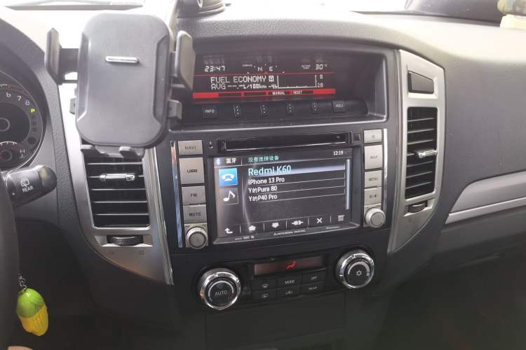 Used Mitsubishi Pajero 2015 3.0L Automatic Luxury Version China V Standard Audio And AC Panel