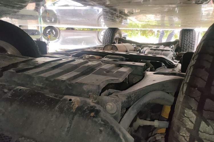 Used Mitsubishi Pajero 2015 3.0L Automatic Elite Overdrive Version China IV Standard Chassis Front Right