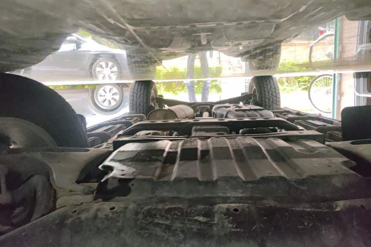 Used Mitsubishi Pajero 2015 3.0L Automatic Elite Overdrive Version China IV Standard Chassis Front