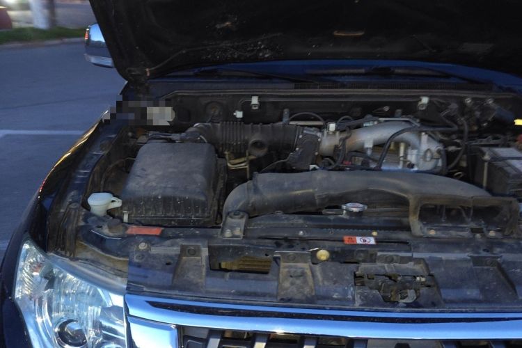 Used Mitsubishi Pajero 2015 3.0L Automatic Elite Overdrive Version China IV Standard Engine Bay Right