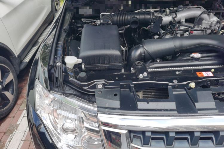 Used Mitsubishi Pajero 2015 3.0L Automatic Luxury Version China V Standard Engine Bay Right