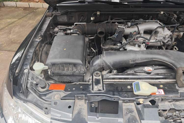 Used Mitsubishi Pajero 2015 3.0L Automatic Elite Overdrive Version China IV Standard Engine Bay Right
