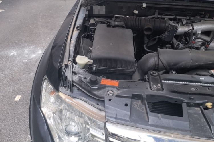 Used Mitsubishi Pajero 2015 3.0L Automatic Elite Edition China V Standard Engine Bay Right