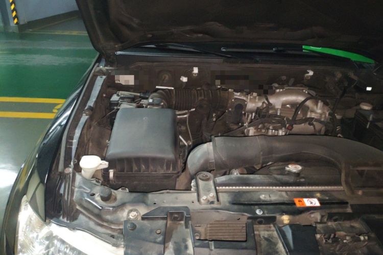 Used Mitsubishi Pajero 2015 3.0L Automatic Luxury Version China V Standard Engine Bay Right