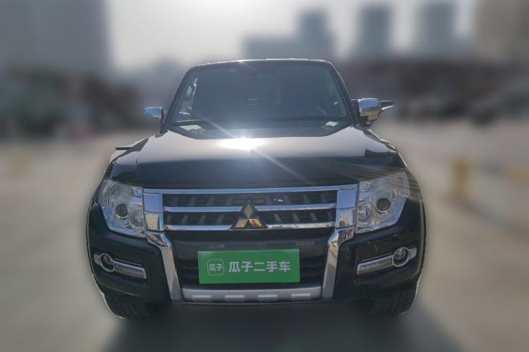 Used Mitsubishi Pajero 2015 3.0L Automatic Elite Overdrive Version China IV Standard Exterior 1
