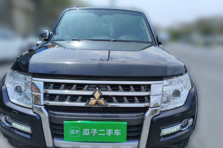 Used Mitsubishi Pajero 2015 3.0L Automatic Elite Plus Version China V Standard Exterior 1