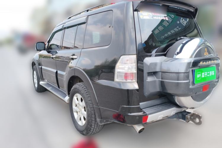 Used Mitsubishi Pajero 2015 3.0L Automatic Elite Plus Version China V Standard Exterior 3
