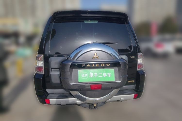 Used Mitsubishi Pajero 2015 3.0L Automatic Elite Overdrive Version China IV Standard Exterior 4