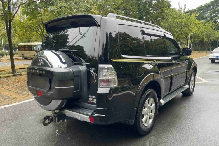 Used Mitsubishi Pajero 2015 3.0L Automatic Elite Edition China V Standard Exterior 6