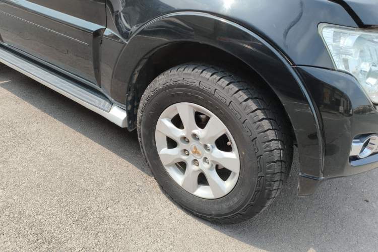 Used Mitsubishi Pajero 2015 3.0L Automatic Elite Plus Version China V Standard Exterior 7