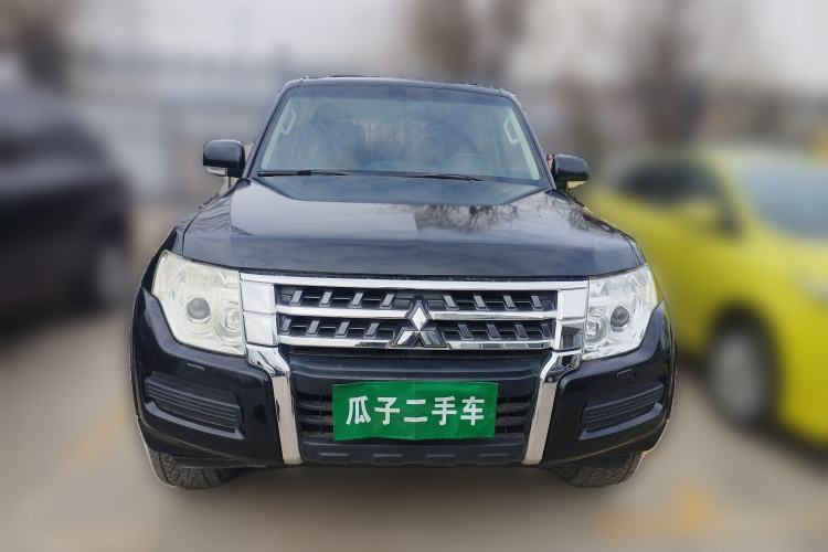 Used Mitsubishi Pajero 2015 3.0L Automatic Luxury Version China IV Standard Front
