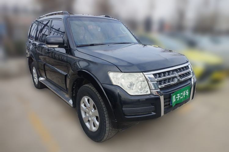 Used Mitsubishi Pajero 2015 3.0L Automatic Luxury Version China IV Standard Front Right 45 Deg