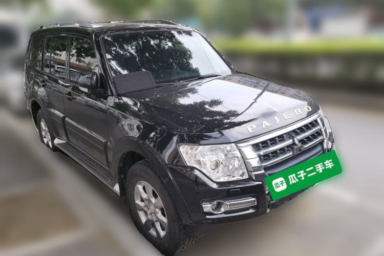Used Mitsubishi Pajero 2015 3.0L Automatic Luxury Version China V Standard Front Right 45 Deg