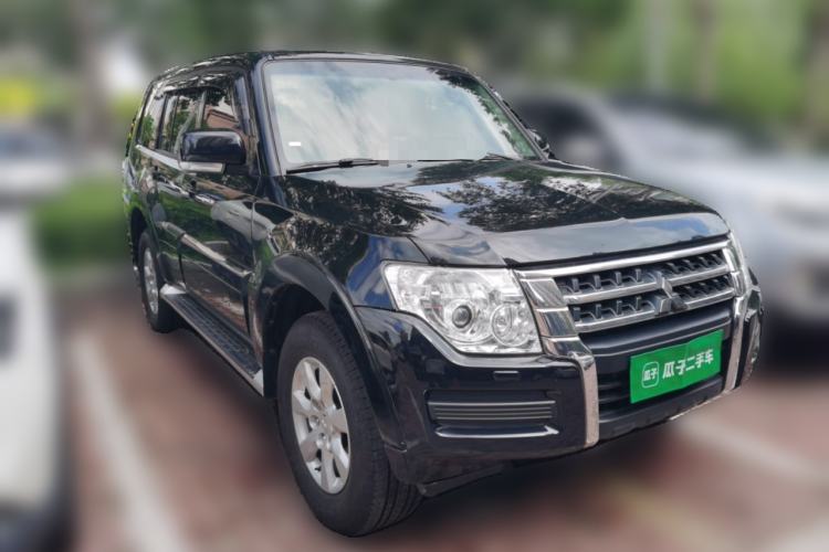 Used Mitsubishi Pajero 2015 3.0L Automatic Luxury Version China V Standard Front Right 45 Deg