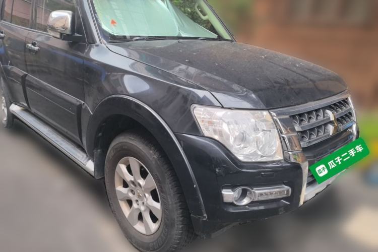 Used Mitsubishi Pajero 2015 3.0L Automatic Elite Edition China V Standard Front Right 45 Deg