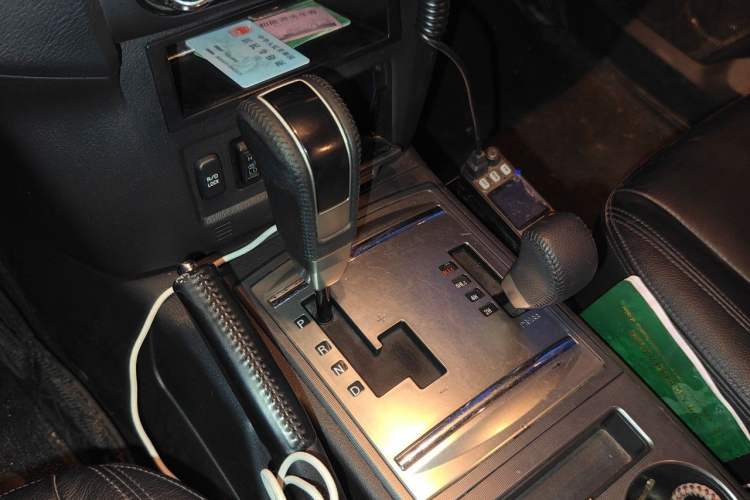 Used Mitsubishi Pajero 2015 3.0L Automatic Elite Overdrive Version China IV Standard Gear Lever
