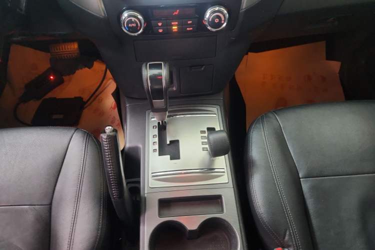 Used Mitsubishi Pajero 2015 3.0L Automatic Elite Plus Version China V Standard Gear Lever