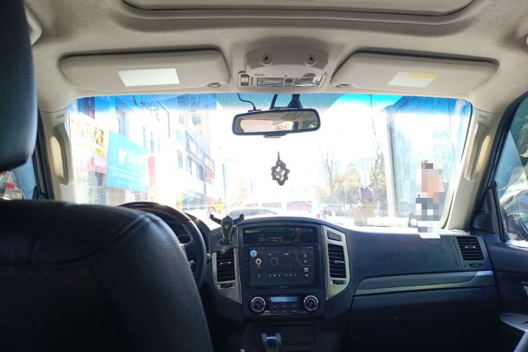 Used Mitsubishi Pajero 2015 3.0L Automatic Elite Plus Version China V Standard Headliner
