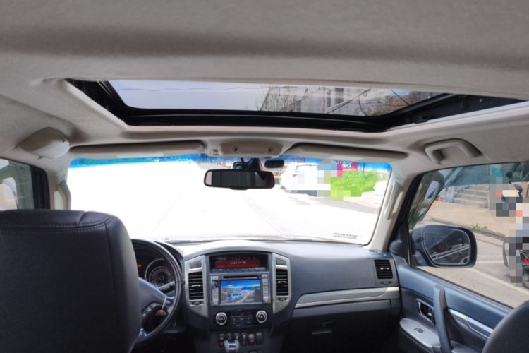 Used Mitsubishi Pajero 2015 3.0L Automatic Elite Plus Version China V Standard Headliner