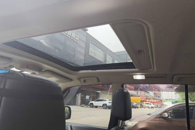 Used Mitsubishi Pajero 2015 3.0L Automatic Elite Overdrive Version China IV Standard Headliner