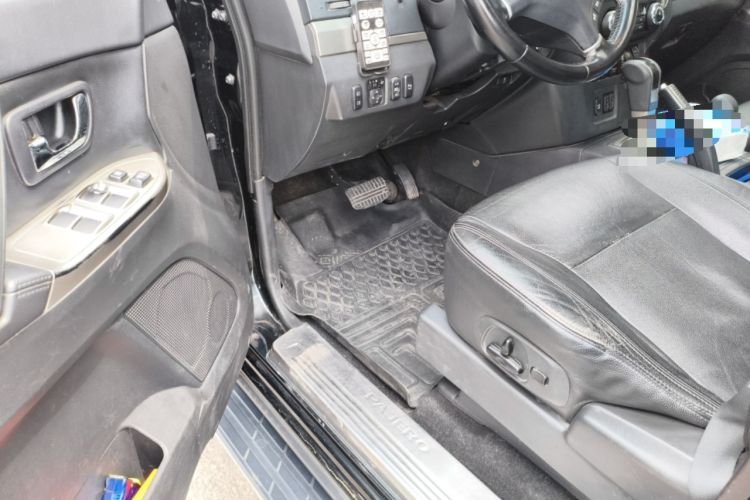 Used Mitsubishi Pajero 2015 3.0L Automatic Elite Plus Version China V Standard Interior 3
