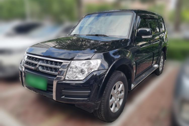 Used Mitsubishi Pajero 2015 3.0L Automatic Luxury Version China V Standard Guazi used car, China used car export, Used car for sale, Used  cars, Cheapest cars for sale
