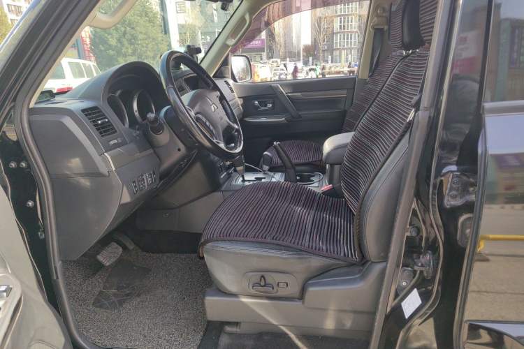 Used Mitsubishi Pajero 2015 3.0L Automatic Elite Overdrive Version China IV Standard Left Front Seat