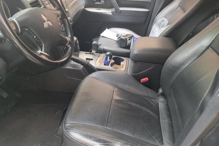 Used Mitsubishi Pajero 2015 3.0L Automatic Elite Edition China V Standard Left Front Seat