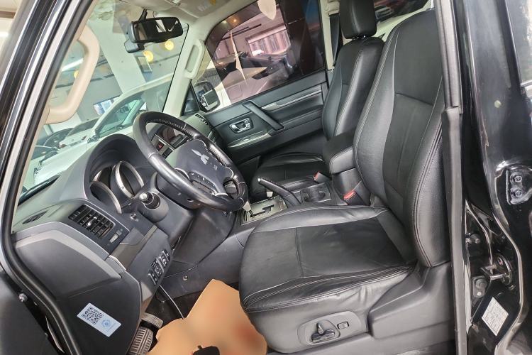 Used Mitsubishi Pajero 2015 3.0L Automatic Elite Plus Version China V Standard Left Front Seat