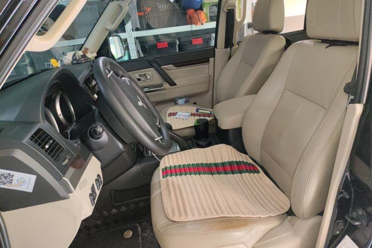 Used Mitsubishi Pajero 2015 3.0L Automatic Elite Overdrive Version China IV Standard Left Front Seat