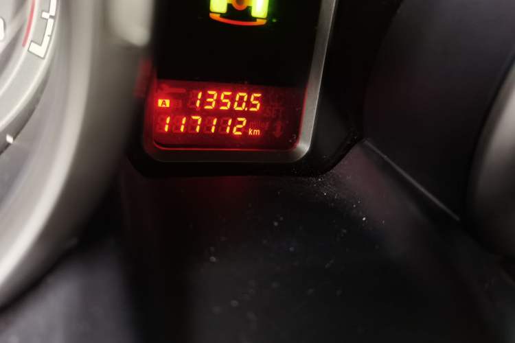 Used Mitsubishi Pajero 2015 3.0L Automatic Luxury Version China V Standard Odometer Close Up