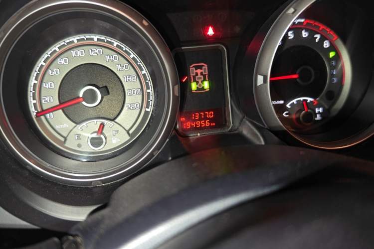Used Mitsubishi Pajero 2015 3.0L Automatic Elite Overdrive Version China IV Standard Odometer Close Up