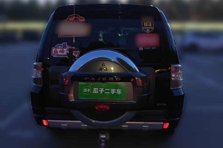 Used Mitsubishi Pajero 2015 3.0L Automatic Elite Overdrive Version China IV Standard Rear