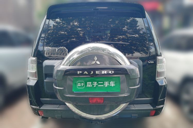 Used Mitsubishi Pajero 2015 3.0L Automatic Luxury Version China V Standard Rear