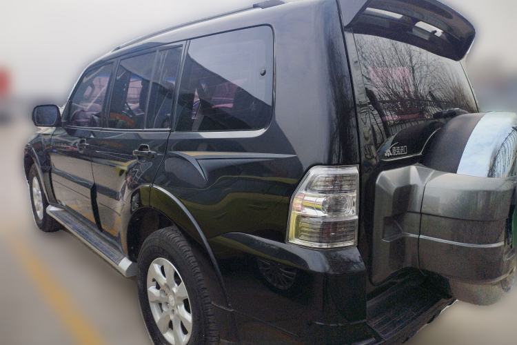 Used Mitsubishi Pajero 2015 3.0L Automatic Luxury Version China IV Standard Rear Left 45 Deg