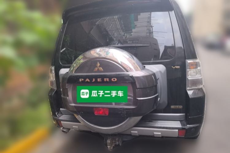 Used Mitsubishi Pajero 2015 3.0L Automatic Elite Edition China V Standard Rear