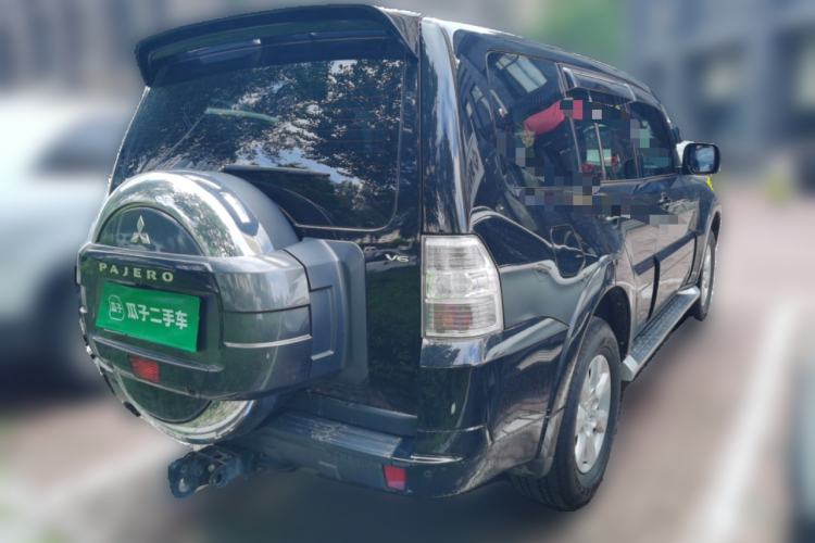 Used Mitsubishi Pajero 2015 3.0L Automatic Luxury Version China V Standard Rear Right 45 Deg