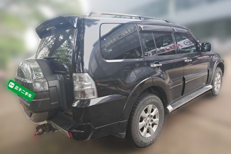 Used Mitsubishi Pajero 2015 3.0L Automatic Elite Overdrive Version China IV Standard Rear Right 45 Deg