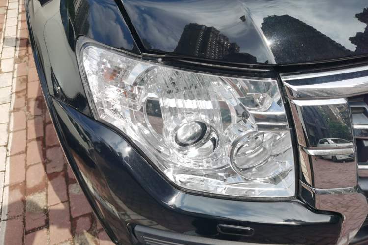 Used Mitsubishi Pajero 2015 3.0L Automatic Luxury Version China V Standard Right Front Headlight